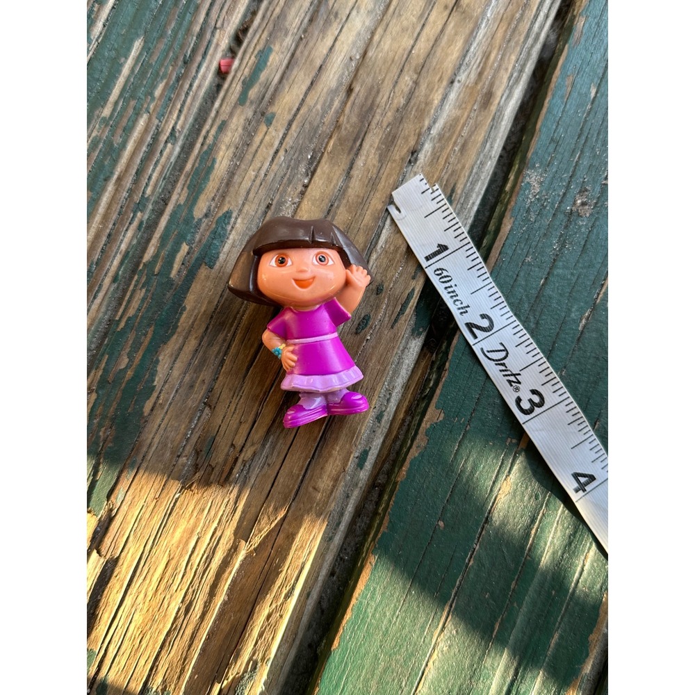 Mattel Dora the Explorer H4460 Mini Figure Purple Dress 2 Inch Toy Collectible
